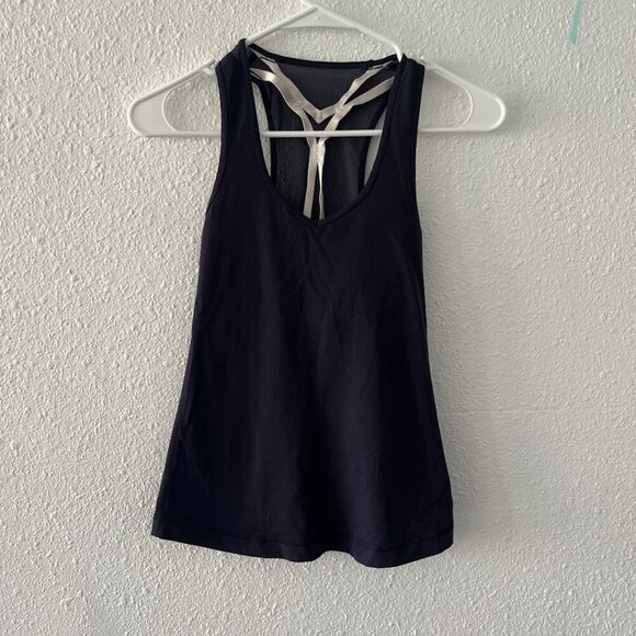 Lululemon Size 2 Navy Blue Mesh Back Tank Top w Built in Bra *Msg one insert - Picture 1 of 6